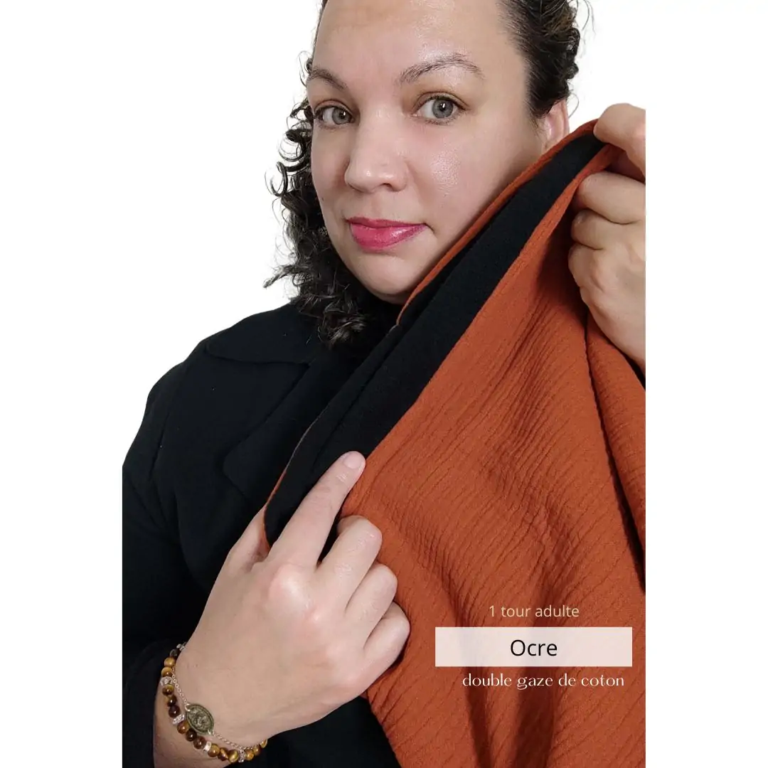 snood-emia-creations-snood-tissu-snood-polaire-femme-snood-polaire-snood-en-tissu-snood-en-polaire-tour-de-cou-cache-cou-tour-de-cou-pour-femme-tour-de-cou-femme-snood-femme-un-tour-de-cou-un-snood-tour-de-cou-ski-tour-de-cou-hiver-tour-de-cou-fourré-tour-de-cou-en-polaire-tour-de-cou-chaud-protège-cou-les-tours-de-cou-cache-cou-polaire-cache-cou-hiver-cache-cou-femme-original-snood-fait-main-snood-doublé-cache-cou-automne-tour-de-cou-hiver-snood-gaze-de-coton-snood-taille-adulte-noel-cadeau-idee-cadeau-pour-noel-cadeau-fait-main-dernière-minute-cadeau-artisanal-cadeau-femme-original-coffret-cadeau-noel-marché-de-noel-2023-emia-créations-vente-cadeau-de-noël-boutique-en-ligne-femme-artisanat-autour-de-moi-artisanat-français-vente-artisanat-en-ligne-lartisanat-en-ligne-idées-cadeaux-originaux-cadeaux-de-noël-originaux-cadeau-de-noel-original-coffret-cadeau-noel-femme